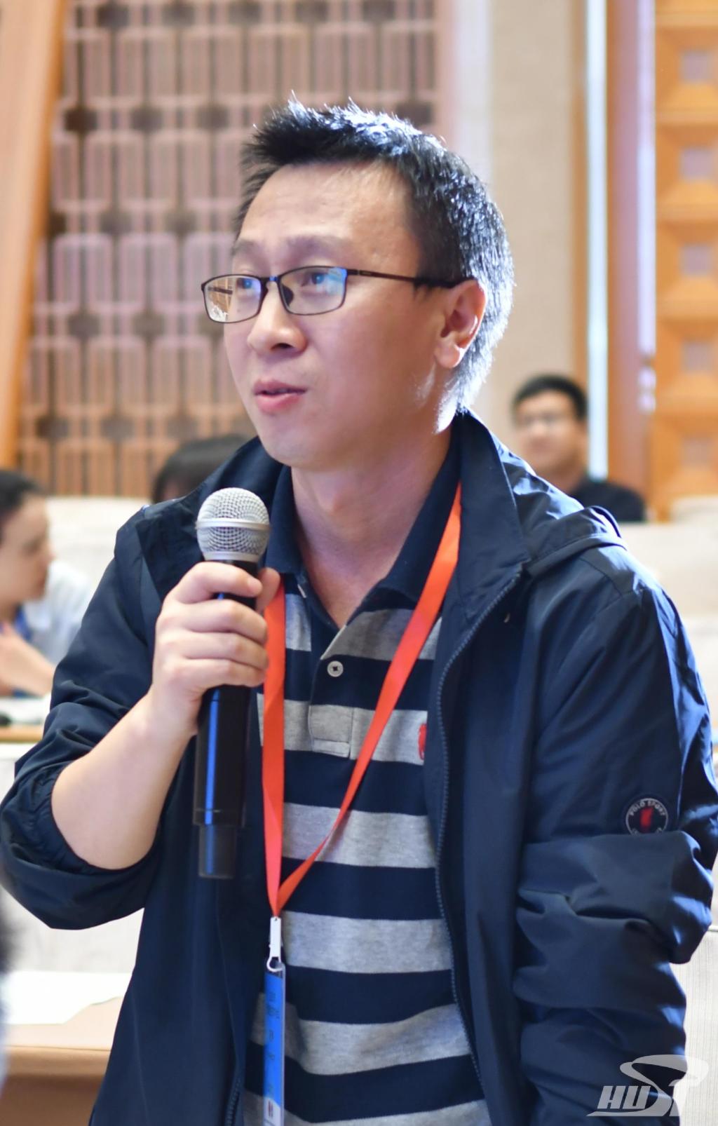 http://news.hust.edu.cn/__local/2/14/5D/22EA9FDA7BB6CB5F248C2EF3F39_AEB938A8_210C4.jpg