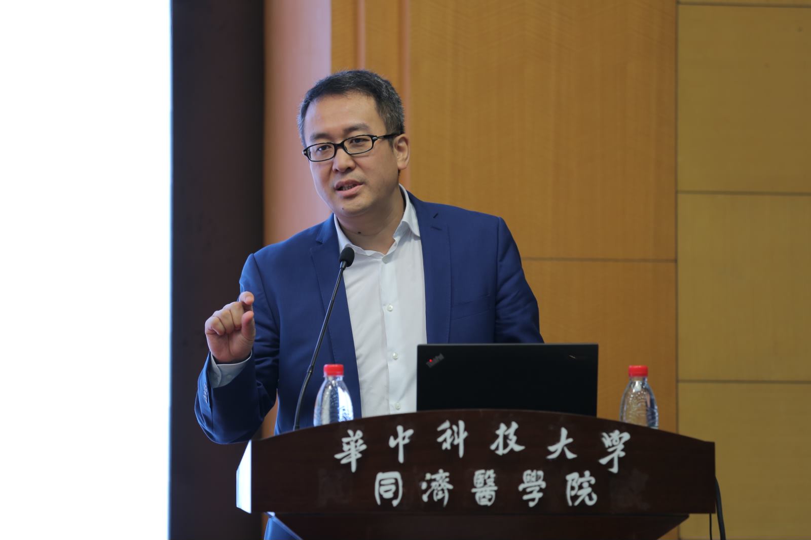 中国医师协会公共卫生医师分会在汉成立邬堂春教授当选第一届委员会